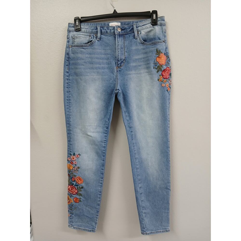 Nwot Driftwood Jackie Anthropologie floral embroidered  jeans size 29 waist.